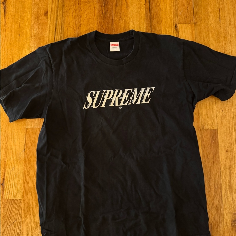 Supreme Black Short Sleeve Tee

REAL!!!!
